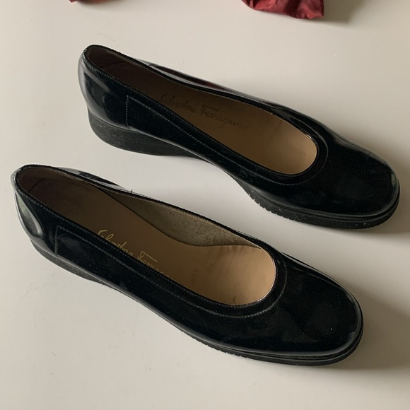 Salvatore Ferragamo Almond Toe Flats - Picture 6 of 9
